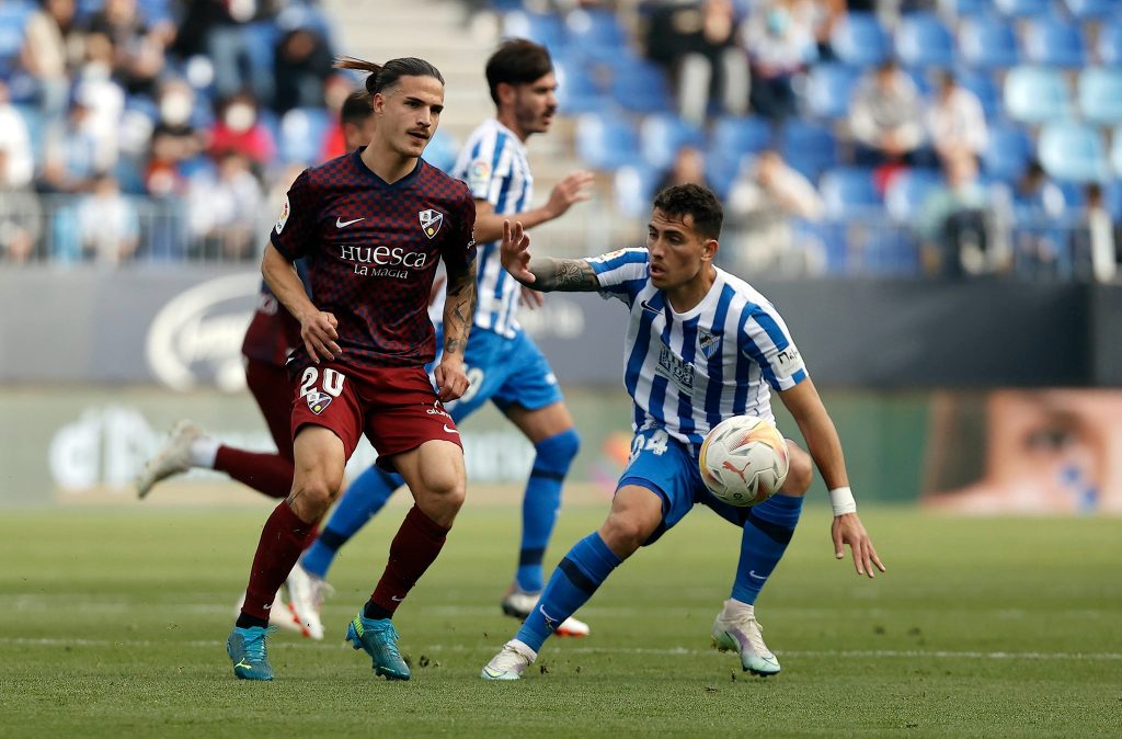nhan-dinh-soi-keo-huesca-vs-malaga-luc-01h30-ngay-15-4-2025-1